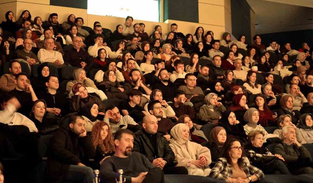 'Carmen' gösterisi sanatseverlerden alkış topladı