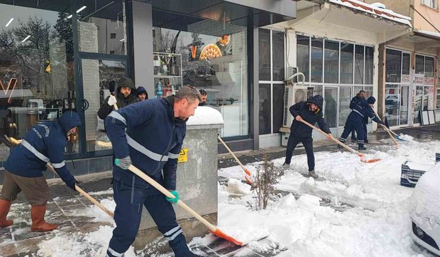Çermik Belediyesi kar temizliğine başladı