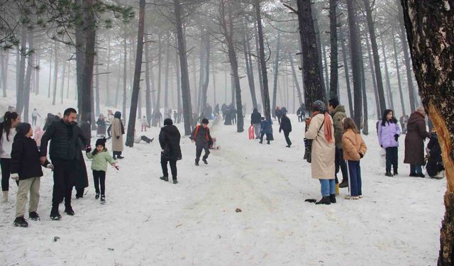 Çorum'da kar festivali vatandaşların akınına uğradı