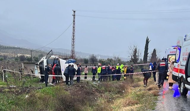 Denizli Valiliği memurları taşıyan servis kazasına ilişkin açıklama yaptı