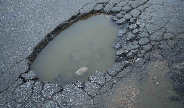 Edirne'de çukur isyanı: 'Yollar yapılmazsa canımızdan olacağız'