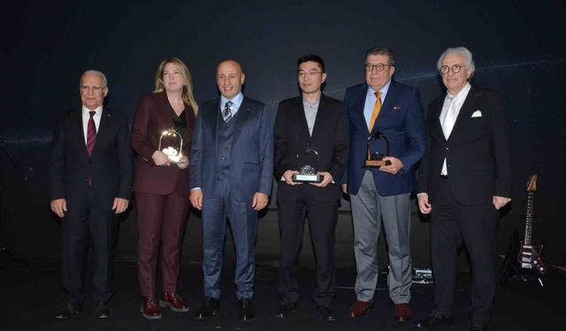 Ege'de ihracatın yıldızları belirlendi: Uğur Soğutma'ya çifte ödül