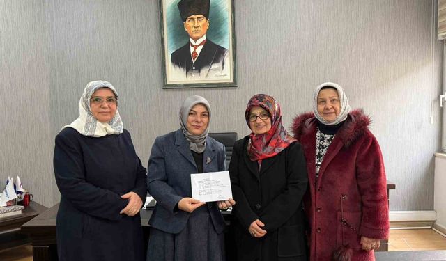 Emekli öğretmenleri ağırladı