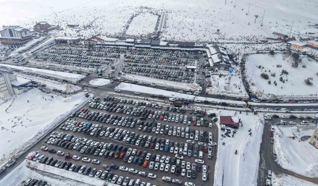 Erciyes hafta sonu 320 bin kişiyi ağırladı