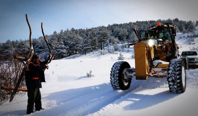 Erzincan'da kar ve tipi: 56 köy yolu ulaşıma kapandı