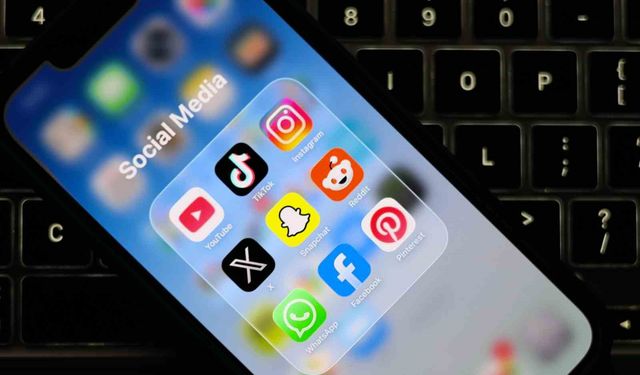 Fransa Meclisi, sosyal medya platformlarına 15 yaş sınırı getiren yasa tasarısını kabul etti