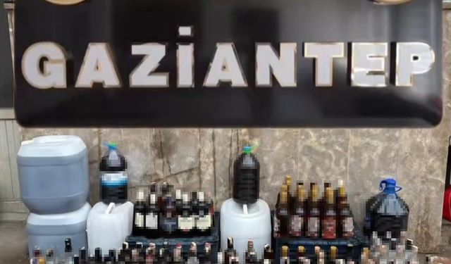 Gaziantep'te kaçak alkol operasyonu: 2 gözaltı