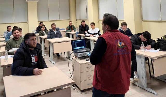 Gençlik ve Spor Bakanlığı'nın gençlik projeleri Menteşe'de öğrencilere anlatıldı