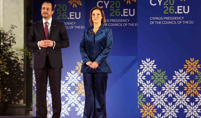 GKRY lideri Hristodulidis'in eşi Philippa Karsera sosyal medyadaki baskı nedeniyle STK'daki görevinden istifa etti