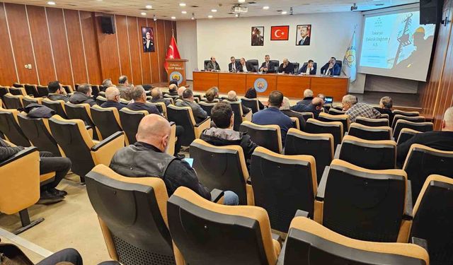 Gölcük'te muhtarlar ve altyapı kurumlarının yetkilileri yatırım toplantısında buluştu