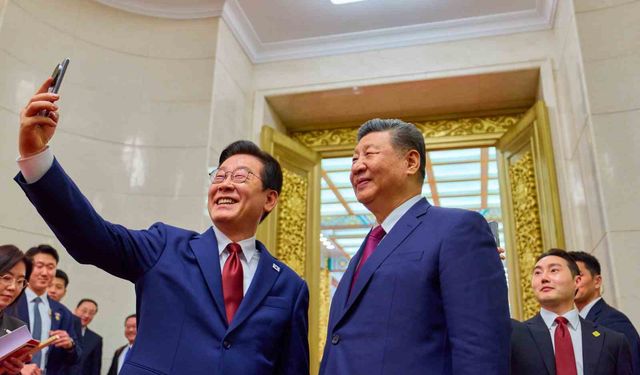 Güney Kore Devlet Başkanı Lee, Çinli mevkidaşı Xi ile selfie çekti