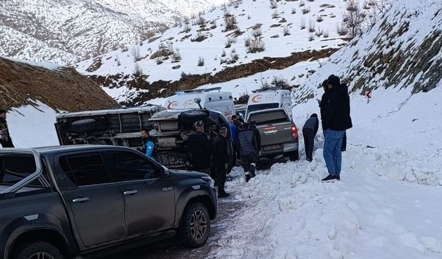 Hakkari'de trafik kazası: 2 yaralı