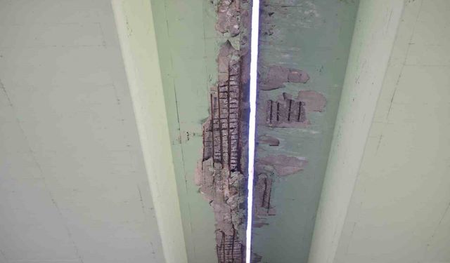 İBB'ye Ait Balıkyolu Köprüsü tehlike saçıyor: Vatandaş isyanda