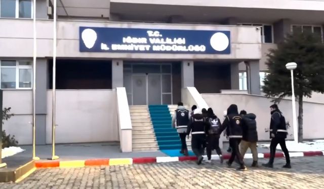 Iğdır'da 5 düzensiz göçmen yakalandı, sürücü tutuklandı