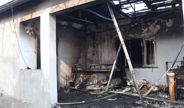 Iğdır'da iki ayrı yangın korkuttu