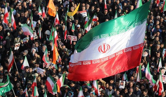 İran dini lideri Hamaney rejim yanlısı protestoları ABD'ye uyarı olarak nitelendirdi