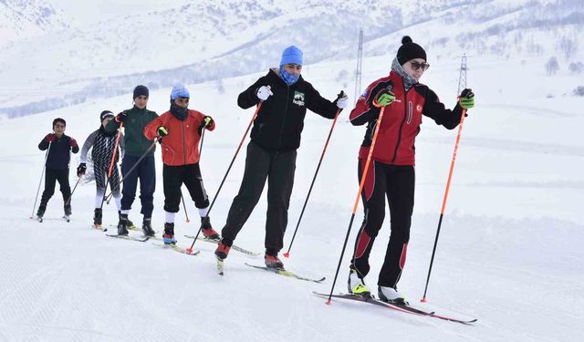 Kar ve ayaz altında şampiyonluk mesaisi