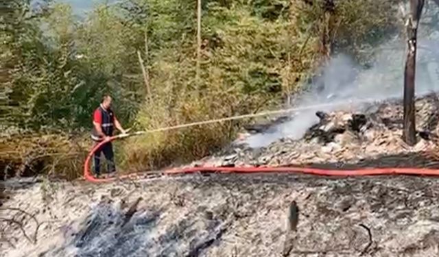 Kardeşini ahıra kilitleyip ateşe verdiği iddia edilen şahıs hakim karşısına çıktı