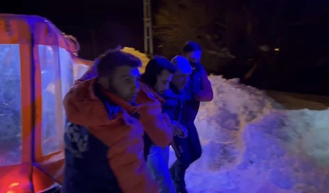 Kars'ta yaşlı hasta vatandaşa AFAD paletli amfibi aracıyla ulaştı