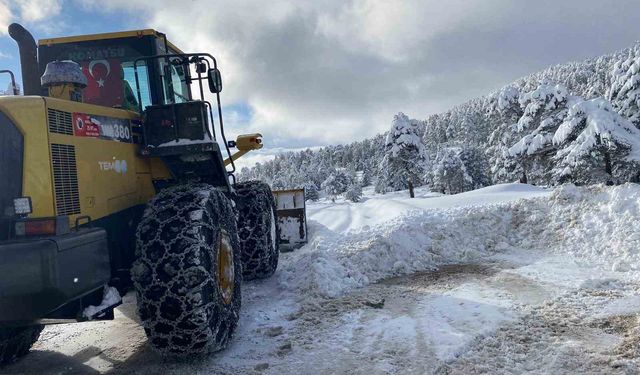 Kastamonu'da kar sebebiyle 611 köye ulaşım sağlanamıyor