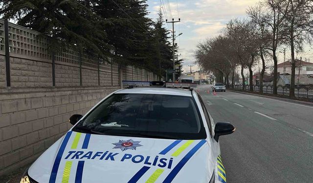 Konya'da motosiklet otobüs durağına çarptı: 1 ölü