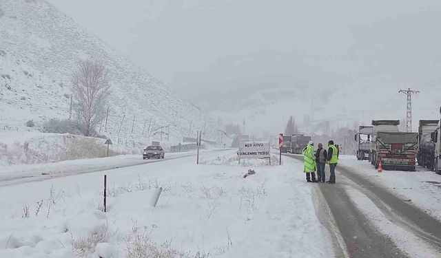 Kop Geçidi'nde çığ: Bitmeyen Kop Tüneli kış çilesini yine hatırlattı