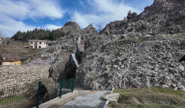 Kütahya'da kayıp kız çocuğunun cansız bedeni dere kenarında bulundu