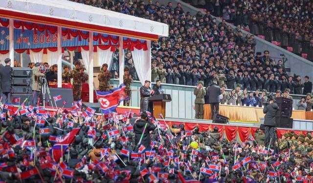 Kuzey Kore yeni yıla görkemli bir kutlama etkinliği ile girdi