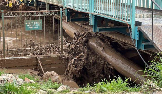 Mersin'de şiddetli yağış sel ve su taşkınlarına neden oldu