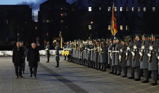 Milli Savunma Bakanı Güler, Almanya Savunma Bakanı Pistorius ile bir araya geldi