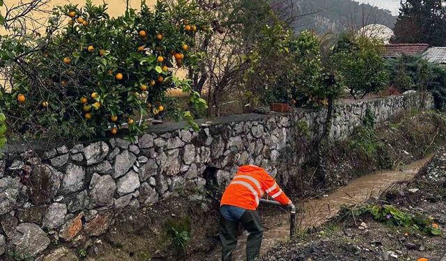 MUSKİ ekipleri 24 saat yağmur mesaisinde