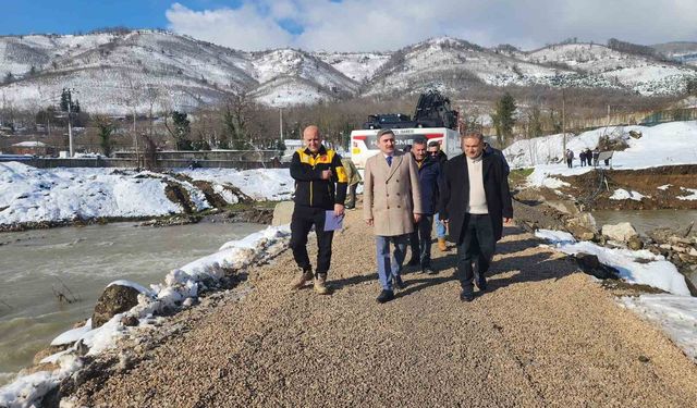 Nuhlar Köyü'nde geçici köprü çalışmaları yerinde incelendi