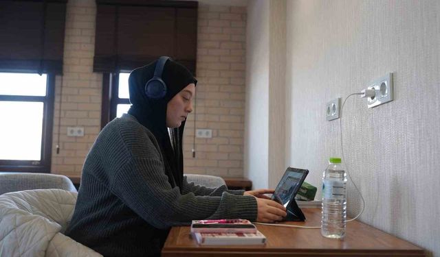 Öğrencilerin yeni mekanı Yahya Kemal Kitap köşkü oldu