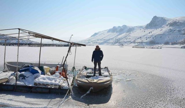 Otlukbeli buz tuttu: Sıcaklık eksi 22,1 dereceye düştü