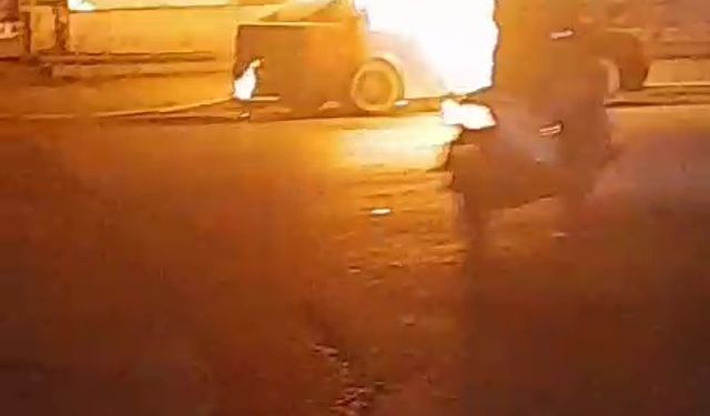 Park halindeki otomobil yandı, sahibi tarafından yakıldığı öne sürüldü