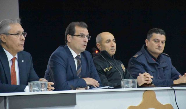 Salihli'de 2. dönem eğitim hazırlıkları masaya yatırıldı