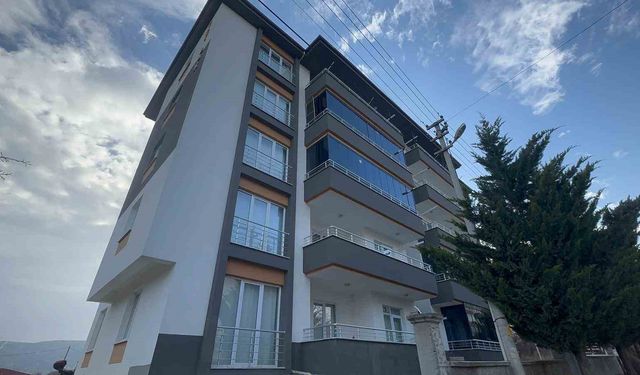 Sanal kumarda ailesinin mal varlığını kaybeden öğretmen hayatına son verdi