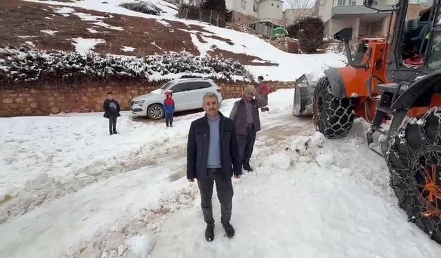 Şehit kızının mutluluğuna kar engel olamadı