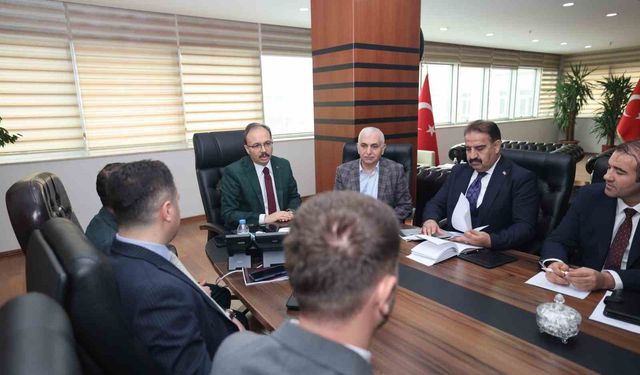 Siirt Kent Meydanı yenileniyor