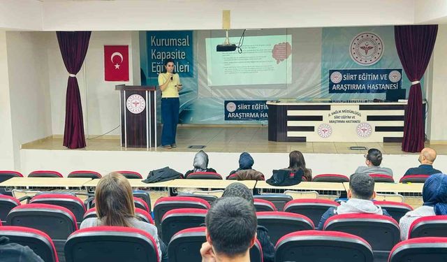 Siirt'te 'Kuduz Riskli Temas Bildirimi ve Profilaksi Uygulamaları' eğitimi düzenlendi