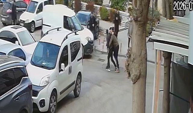 Silahla vurulan baba ve 3 oğlundan biri hayatını kaybetti: Saldırı anı kameraya yansıdı