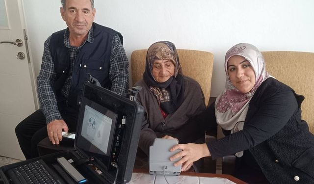 Sinop'ta evde kimlik kartı başvurusu hizmeti sürüyor