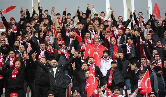 Sivassporlu taraftarlar, Amed Sportif Faaliyetler maçına ilgi gösterdi