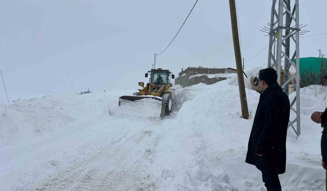 Susuz Kaymakamı Tutal, köylerde vatandaşlarla buluştu