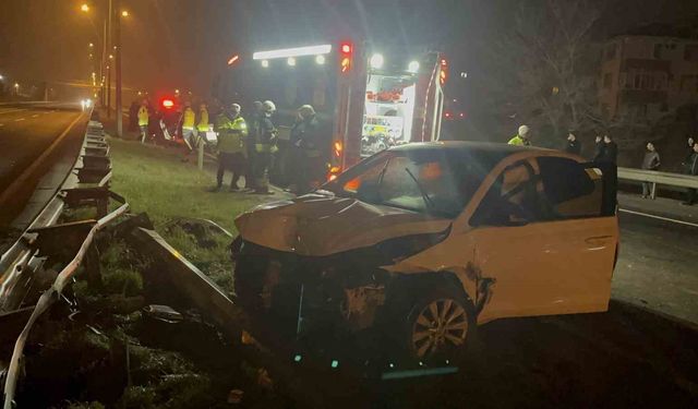 Tekirdağ'da alkollü sürücü aydınlatma direğine çarptı