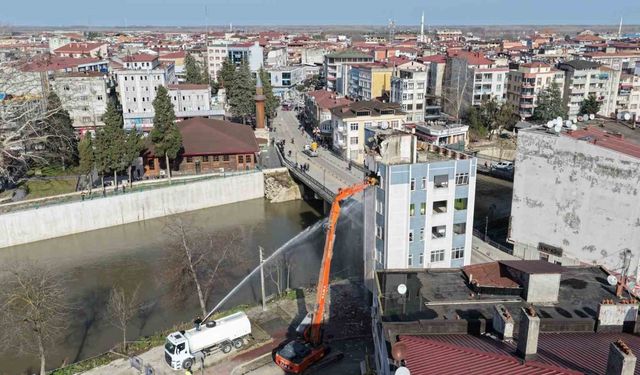 Terme Çayı Islah Projesi'nde yıkımlar başladı