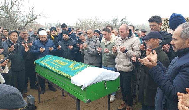 Tırın biçerek hayattan kopardığı sürücü son yolculuğuna uğurlandı