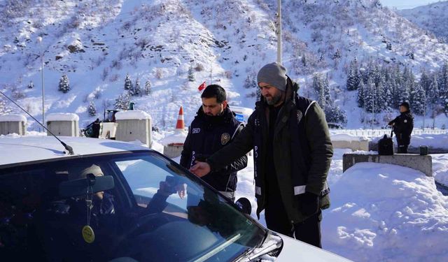 Tunceli'de düzensiz göçle mücadelede huzur uygulaması yapıldı