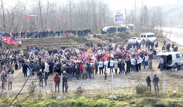 Türkülere konu olan Gelevera Deresi kenarına yapılması planlanan çöp depolama alanına tepki