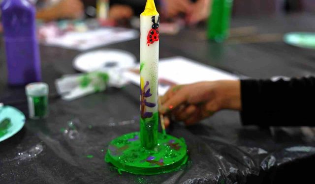 Üç kuşak mum boyama atölyesinde buluştu